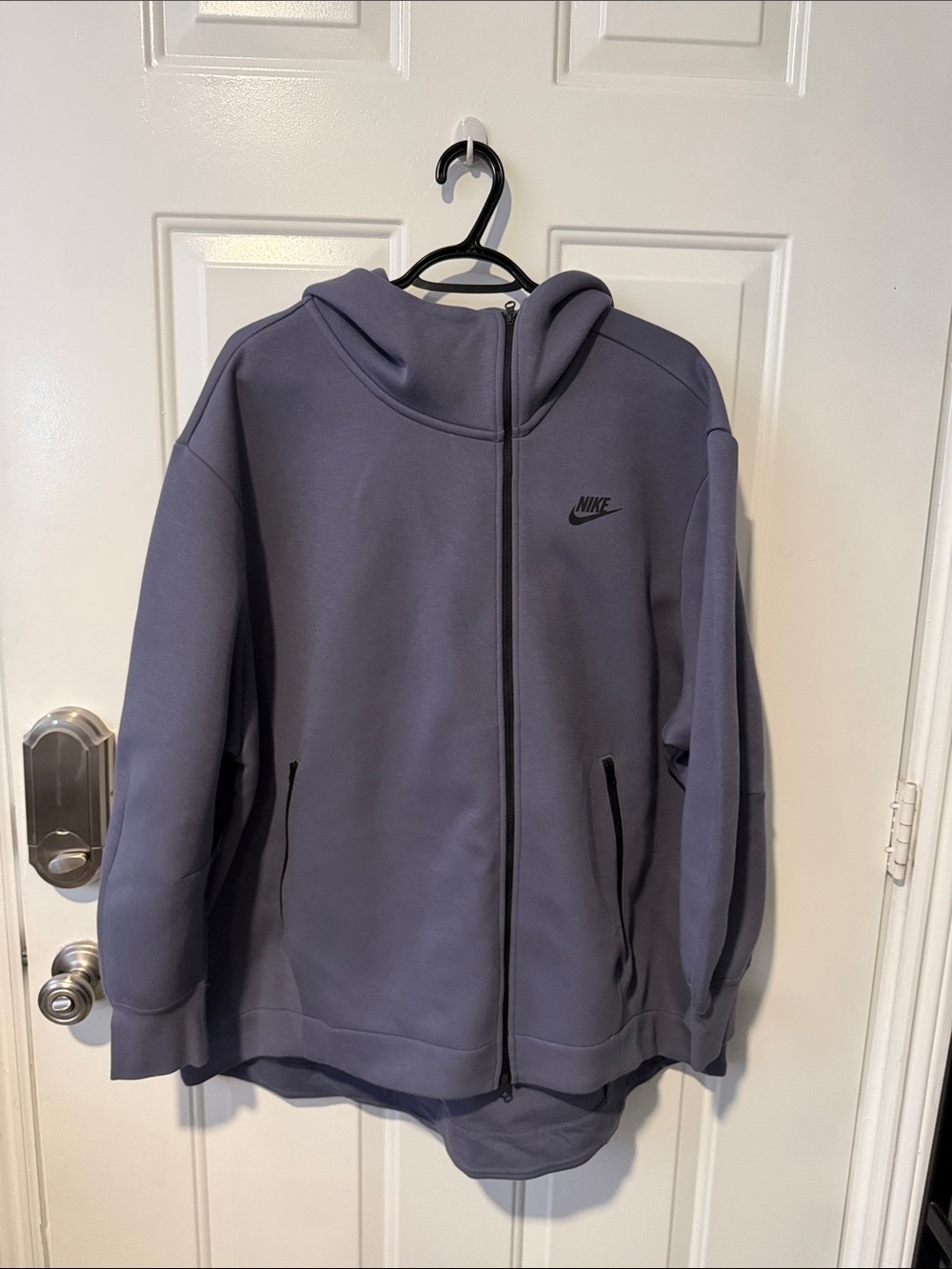 Nike Sportswear Tech Fleece Women's Oversized Full-Zip Hoodie in Carbon Gray
